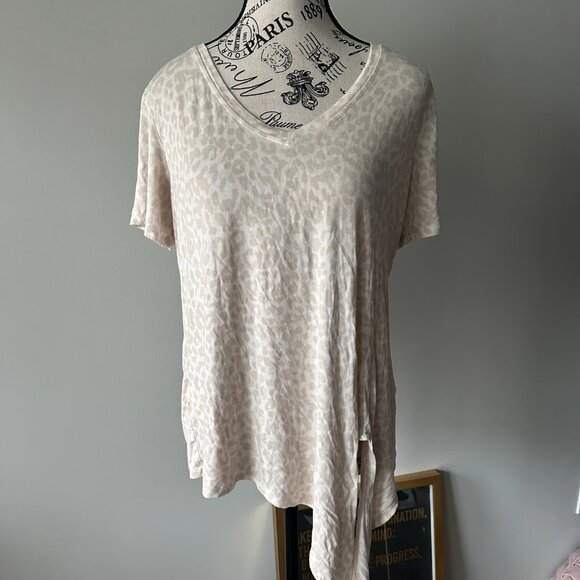 Natty M Beige Leopard Print High-Low T-Shirt - Size M - Picture 1 of 3
